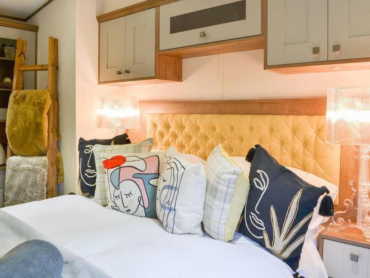 Luxury Boutique Style Lodge With Hot Tub ブリドリントン エクステリア 写真